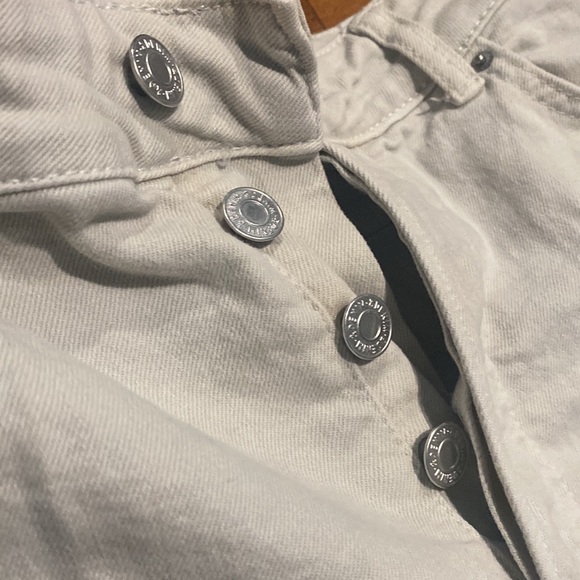 H&M High-Waisted Boyfriend Jeans - Picture 2 of 4